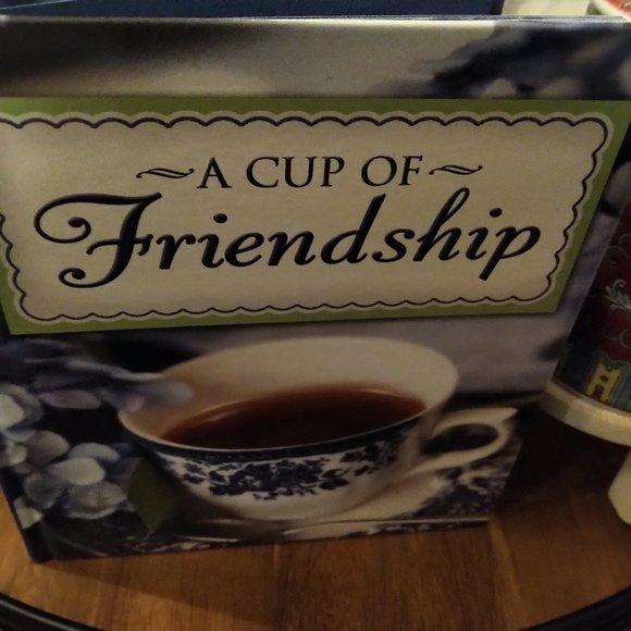 5+ item Surprise Bundle🏺👜💍👠Vtg/vtg Feel Decor&L🌻🌻ks FREE SHIP🛍️🍽️ 🥂🥃☕ - Picture 5 of 15